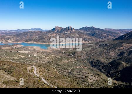 Blue Lake in Zahara de la Sierra in der Sierra de Grazalema Naturpark, Provinz Cadiz, Malaga, Andalusien, Spanien Stockfoto