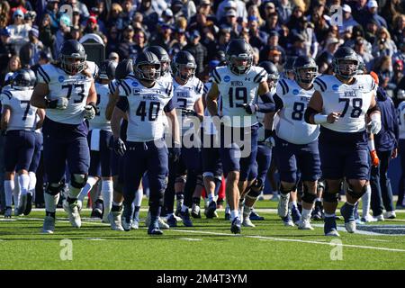 Colorado School of Mines Orediggers Angriff Michael Zeman (40), Zach Hoffman (19) erobern das Feld während des ersten Quartals NCAA Division II National ch Stockfoto