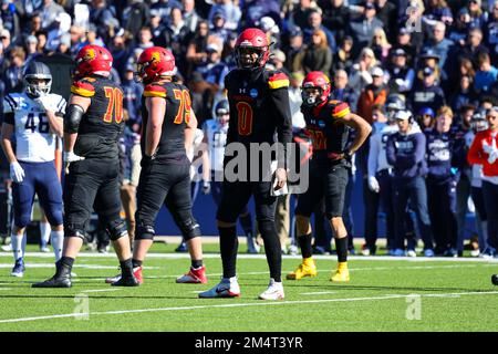 Der Quarterback von Ferris State Bulldogs Mylik Mitchell (0) schaut im ersten Quartal der NCAA Division II National Championship Coll an der Seitenlinie Stockfoto