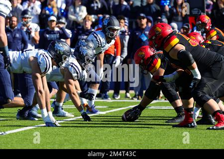 Die Colorado School of Mines Orediggers verteidigte sich gegen die Ferris State Bulldogs Offensive im ersten Quartal der NCAA Division II Nation Stockfoto