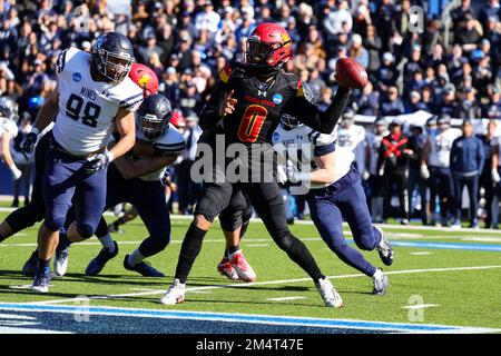 Der Quarterback von Ferris State Bulldogs Mylik Mitchell (0) kehrt im ersten Quartal der NCAA Division II National Championship College zurück Stockfoto