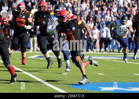 Ferris State Bulldogs Running Back Marcus Taylor (1) läuft im vierten Jahr um 19 Yards an der 3 Yard-Linie der Colorado School of Mines Orediggers Stockfoto