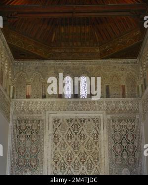 Sephardisches Museum. Das Hotel befindet sich in der Synagoge El Transito, die im 14.. Jahrhundert erbaut wurde. Teilansicht des Innenraums. Toledo. Kastilien-La Mancha. Spanien. Stockfoto