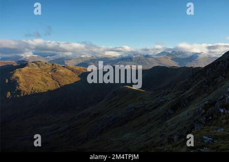 Der Blick nach Südwesten von Ben Killilan, Kyle, Schottland. Stockfoto