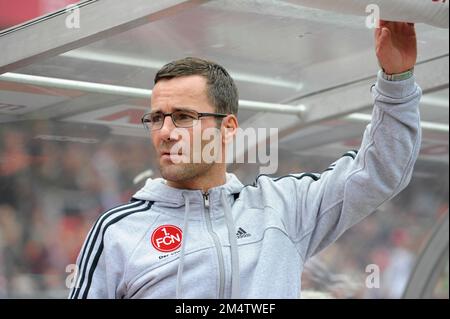 Grundig Stadion. 27. Dezember 2022. ARCHIVFOTO: Michael WIESINGER wird am 27. Dezember 2022 50, Michael WIESINGER (Trainer Nürnberg), Einzelbild, zugeschnittenes Einzelmotiv, halbe Figur, halbe Figur. Fußball 1. Bundesliga, 6. Spieltag, 1. FC Nürnberg (N)-Borussia Dortmund (DO) 1-1., 09/21/2013, Grundig Stadium. ? Kredit: dpa/Alamy Live News Stockfoto