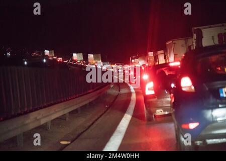 Stau auf Expressway S6 namens Obwodnica Trojmiasta (Tricity Beltway) zur Autostrada A1 in Danzig, Polen © Wojciech Strozyk / Alamy Stock Photo * Stockfoto