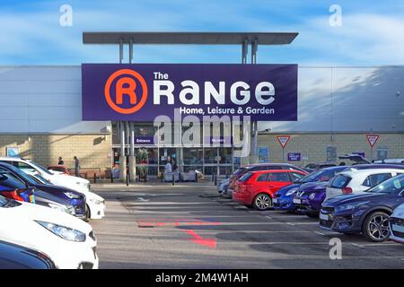 The Range Home Leisure & Garden Shop Kundeneingang & Markenlogo moderner Baustellplatz Lakeside Retail Park Thurrock Essex England UK Stockfoto