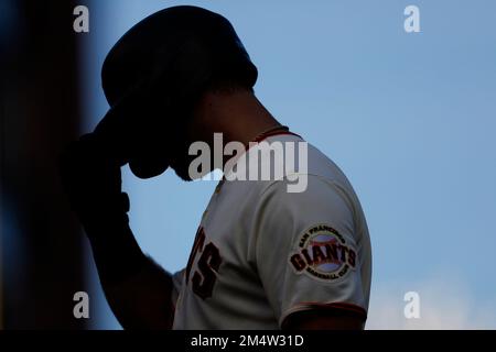 San Francisco, Usa. 01. Okt. 2022. Der Joc Pederson der San Francisco Giants verlässt das Spielfeld, nachdem er im neunten Inning im Oracle Park am 1. Oktober 2022 in San Francisco gegen Arizona Diamondbacks gekämpft hat. (Foto: Shae Hammond/Bay Area News Group/TNS/Sipa USA) Guthaben: SIPA USA/Alamy Live News Stockfoto