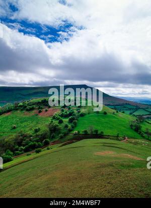 Castell Dinas Iron Age Hillfort, Dark Age Hochburg & normannisches Schloss, Talgarth, Powys, Wales, Vereinigtes Königreich, Ich Suche SW für Mynydd Troed. Stockfoto