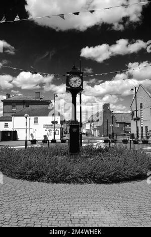 Jubilee Gardens mit Uhr, Chatteris Town, Cambridgeshire, East Anglia, England, UK Stockfoto