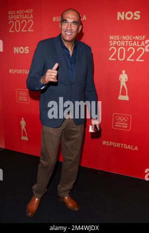 Amsterdam, Niederlande. 21. Dezember 2022. AMSTERDAM, NIEDERLANDE - DEZEMBER 21: Arnold Vanderlyde auf dem roten Teppich vor dem NOS | NOC*NSF Sportgala at AFAS Live am 21. Dezember 2022 in Amsterdam, Niederlande (Foto: Joris Verwijst/BSR-Agentur) Kredit: BSR-Agentur/Alamy Live News Stockfoto