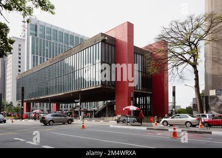 Ein allgemeiner Blick auf das Sao Paulo Museum of Art (Museu de Arte de São Paulo, MASP), ein Wahrzeichen der Stadt an der Paulista Avenue, in Sao Paulo, Brasilien Stockfoto