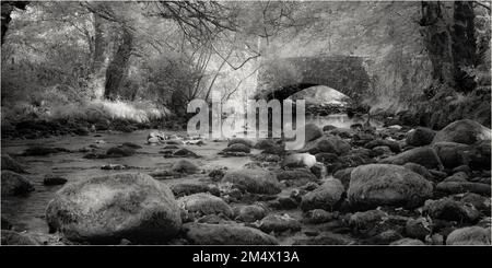 Brücke über den Flussmann Stockfoto