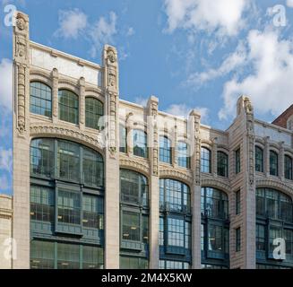 United Way of Greater Cleveland besetzt jetzt das Lindner Building, auch bekannt als Mandel Building. 1915 als Kaufhaus erbaut. Stockfoto