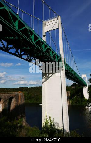 La Ferte-Bernard, Le Port neuf und New Bridge, Morbihan, Bretagne, Bretagne, Bretagne, Frankreich, Europa Stockfoto