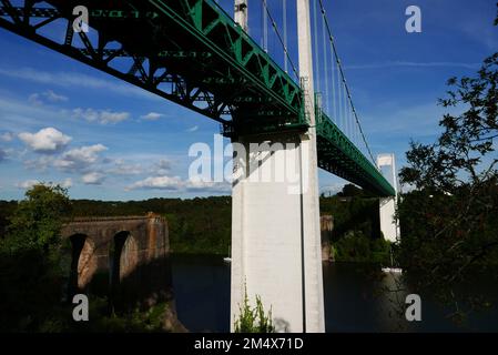 La Ferte-Bernard, Le Port neuf und New Bridge, Morbihan, Bretagne, Bretagne, Bretagne, Frankreich, Europa Stockfoto