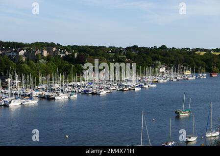 La Ferte-Bernard, Le Port neuf und New Bridge, Morbihan, Bretagne, Bretagne, Bretagne, Frankreich, Europa Stockfoto