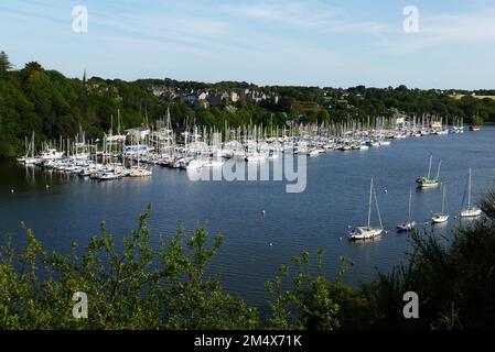 La Ferte-Bernard, Le Port neuf und New Bridge, Morbihan, Bretagne, Bretagne, Bretagne, Frankreich, Europa Stockfoto