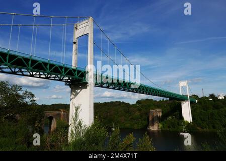 La Ferte-Bernard, Le Port neuf und New Bridge, Morbihan, Bretagne, Bretagne, Bretagne, Frankreich, Europa Stockfoto