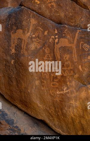 Saudi-Arabien, Hail Province, Jubbah, antike Felszeichnungen von Jebel Umm Sanman Stockfoto