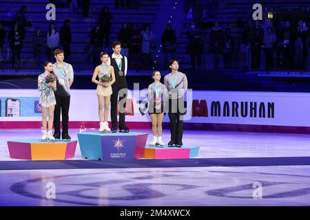 Palavela, Turin, Italien, 10. Dezember 2022, Das Podium der Juniorpaare während der ISU Skating Grand Prix Finals 2022 - Day3 - Ice Sports Stockfoto