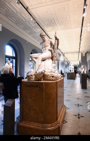 Am 23. Dezember 2022 gab es im Naturkundemuseum, im Wissenschaftsmuseum und im Victoria & Albert Museum eine Vielzahl von Besuchern viele Touristen, die die Freiheiten nach COVID-19 genießen und die Sehenswürdigkeiten nach den letzten zwei Jahren der Sperrungen und COVID-19 in völliger Freiheit besuchen konnten. Beschränkungen ... Stockfoto