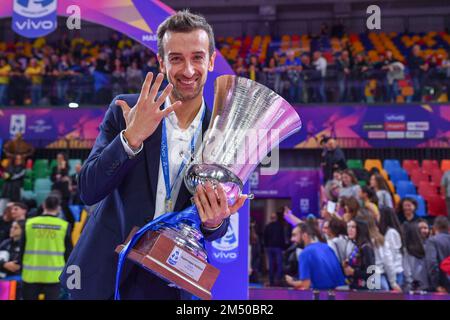 Pala Wanny, Florenz, Italien, 26. November 2022, Daniele Santarelli (Cheftrainer des Prosecco Doc Imoco Conegliano) feiert den Sieg während der Prose Stockfoto