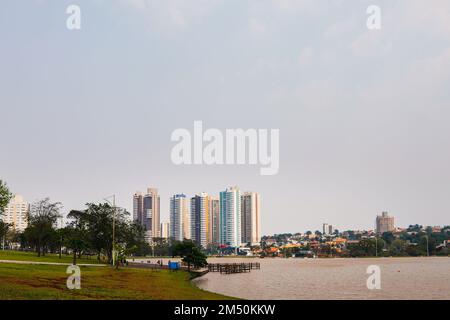 10. September 2022, Brasilien. Blick auf den Parque das Nações Indígenas in Campo Grande, der Hauptstadt von Mato Grosso do Sul Stockfoto