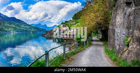 Wunderschöne malerische Seen der Schweiz - Walensee, ruhiges, typisches kleines Dorf Quinten. Stockfoto