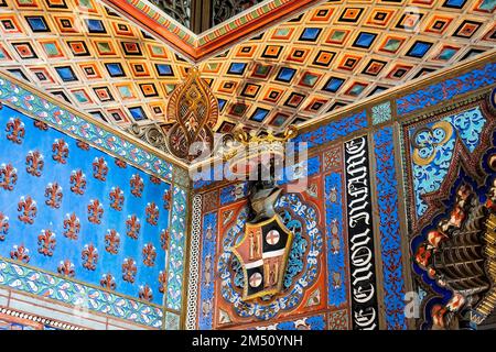 Das Innere der Burg Sammezzano, ein vom Aussterben bedrohter Palast aus dem 19. Jahrhundert im maurischen Stil der Wiedergeburt, Gemeinde Reggello, Toskana, Italien Stockfoto