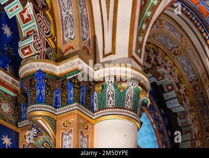 Byzantinisches Zimmer im Schloss Sammezzano, Palast aus dem 19. Jahrhundert im maurischen Wiedergeburtsstil, Gemeinde Reggello, Provinz Florenz, Italien Stockfoto