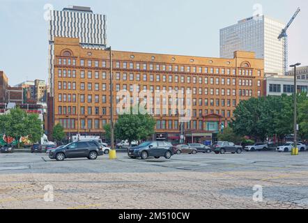 Das Marriott's Residence Inn umfasst drei historische Gebäude: Colonial Hotel, Kendall Building und Hoyt Building sowie die Colonial Arcades und Euclid Arcades. Stockfoto