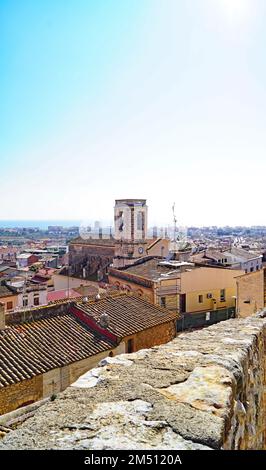 Panorámica de Calafell desde el castillo de la Santa Creu en Calafell, Vendrell, Costa Dorada, Tarragona, Catalunya, España, Europa Stockfoto