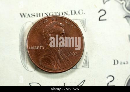 1 eine amerikanische Cent-Münze 2002, Obverse Side zeigt Abraham Lincoln, den 16. Präsidenten der Vereinigten Staaten von Amerika, der die Union bewahrt hat Stockfoto