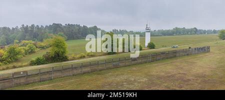 Geisa, Deutschland - 14. September 2022: Scednic view mit Metallgrenzzäunung vom Wachturm Alpha in Geisa in Thüringen Stockfoto