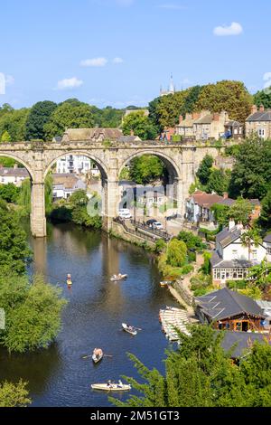 Knaresborough Viadukt über den Fluss Nidd mit Booten Knaresborough North Yorkshire England GB Europa Stockfoto