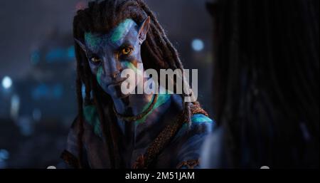 Jake Sully (Sam Worthington) im AVATAR der 20. Century Studios: THE WAY OF WATER. Foto: 20. Century Studios. Stockfoto