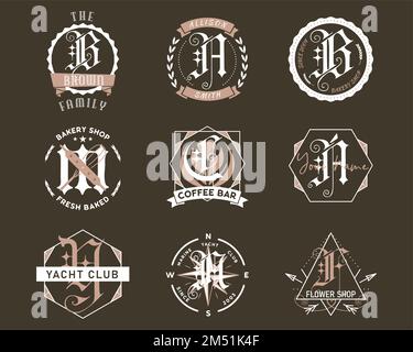 Set mit Monogramm-Logo. Klassische Monogramme mit verschiedenen Sätzen und Texten. Stylische Abzeichen für Web und Druck. Beschriften Sie die Etiketten dunkel isoliert Stockfoto