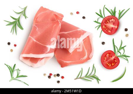 Italienischer Prosciutto Crudo oder spanischer Jamon. Roher Schinken isoliert auf weißem Hintergrund mit voller Schärfentiefe. Stockfoto