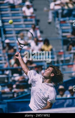 Andre Agassi (USA) tritt beim US Open Tennis 1988 an. Stockfoto