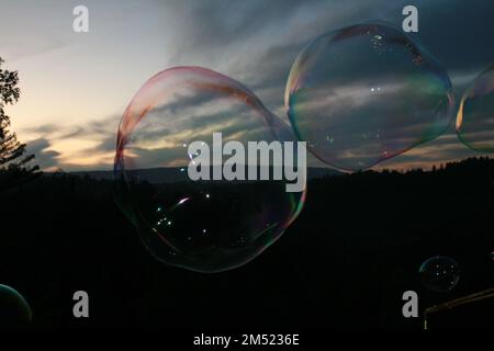 Riesige Blasen in den Bergen Stockfoto