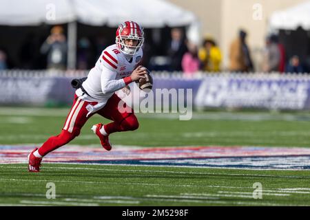 Louisiana-Lafayette Ragin Cajuns Quarterback Chandler Fields (18) kämpft während der Radia 2022 mit Blick auf die Houston Cougars Stockfoto