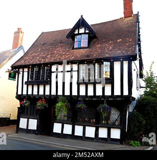 Wymondham, Norfolk, The Green Dragon, Mitte des 15. Jahrhunderts, Fachwerkhaus, Pub, öffentliches Haus, England, Großbritannien Stockfoto