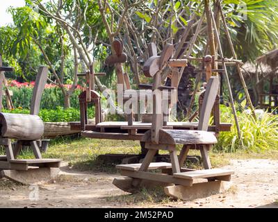 Altes Karussell aus Holz Stockfoto