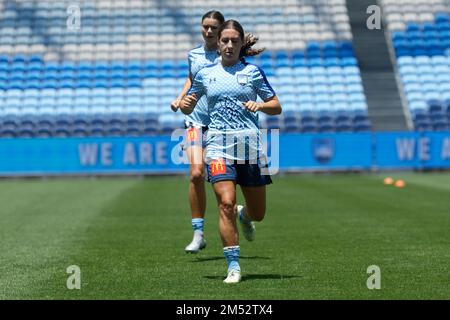 Sydney, Australien. 24. Dezember 2022. Sarah Hunter vom FC Sydney wärmt sich vor dem Spiel zwischen dem FC Sydney und den Wanderern im Allianz Stadium am 24. Dezember 2022 in Sydney, Australien auf. Guthaben: IOIO IMAGES/Alamy Live News Stockfoto