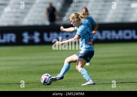 Sydney, Australien. 24. Dezember 2022. Abbey Lemon vom FC Sydney kontrolliert den Ball während des Spiels zwischen dem FC Sydney und den Wanderern im Allianz Stadium am 24. Dezember 2022 in Sydney, Australien. Gutschrift: IOIO IMAGES/Alamy Live News Stockfoto