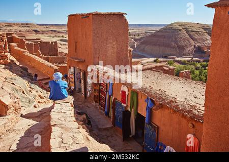 AIT ben Haddou, Marokko, 12. Februar 2017: Schönes Hotel im traditionellen marokkanischen Stil, Ait ben Haddou, Marokko, Afrika Stockfoto