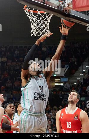 2022/2023 FIBA EuroLeague | München FC Bayern gegen Valencia Basket Club. ALEXANDER Kyle (Valencia Basket Club VBC21) Stockfoto