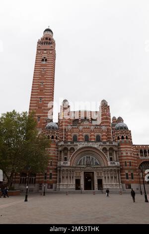 London, Großbritannien - 31. Oktober 2017: Westminster Cathedral, Catholic Church, neobyzantinischer Stil. Es ist die größte katholische Kirche in England A. Stockfoto