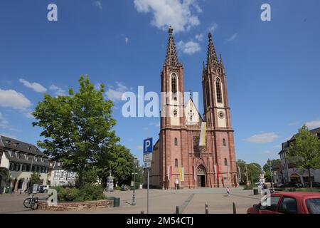 Spätgotische Rheingau-Kathedrale und Wahrzeichen am Bischof Blum Platz, Geisenheim, Rheingau, Taunus, Hessen, Deutschland Stockfoto